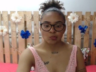 Srta-Smith nude on cam – live sex chat