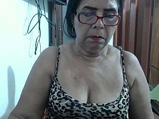superMILF400 naked stripping on cam for live sex video chat