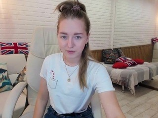 Suzanneberry nude on cam – live sex chat
