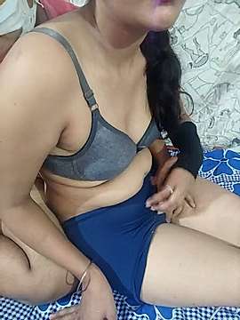 Sweet-Berry naked stripping on cam for live sex video chat