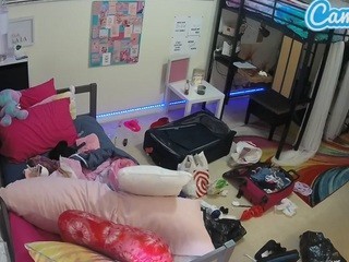 The Horny Hostel – Bedroom nude on cam – live sex chat