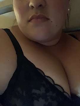 TotoBitch naked stripping on cam for live sex video chat