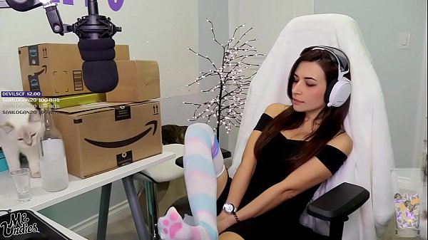 Twitch Thick Latina Legs!