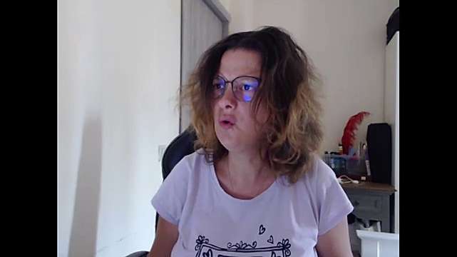 Vickycat naked stripping on cam for live sex video chat