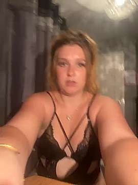Violetmayxo naked stripping on cam for live sex video chat