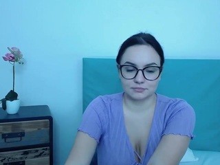 VirginiaBeauty nude on cam – live sex chat