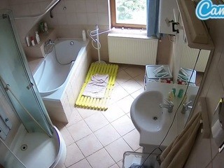 Voyeurcam-julmodels-bath-2nd-2 nude on cam – live sex chat