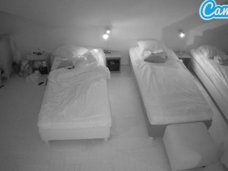 Voyeurcam-julmodels-whitebed-2 nude on cam – live sex chat