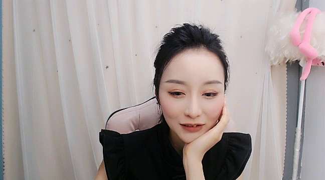 Wahahababy naked stripping on cam for live sex video chat
