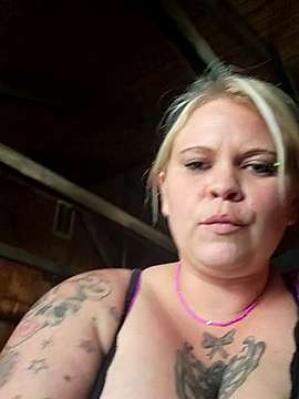 wheelygirl33 naked stripping on cam for live sex video chat