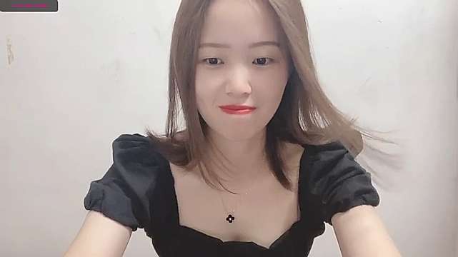 YY-001 naked stripping on cam for live sex video chat