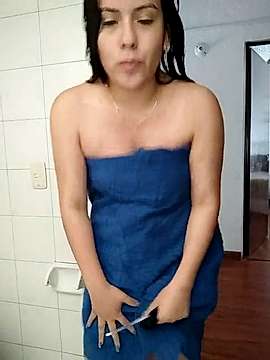 zoe_cruz1 naked stripping on cam for live sex video chat