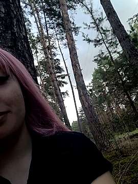 Zuzanna_Pink naked stripping on cam for live sex video chat