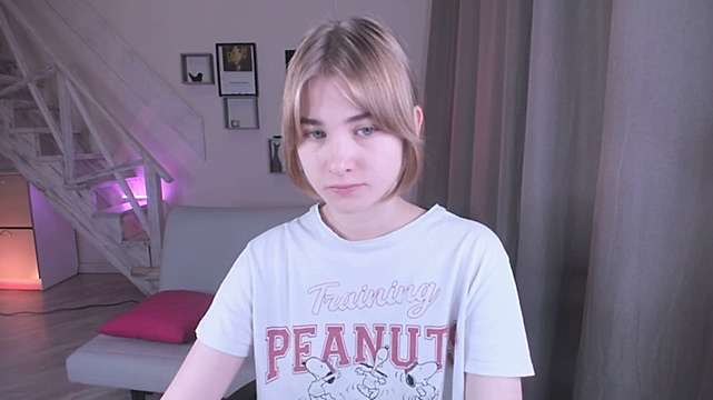 AlexisMaysX naked stripping on cam for live sex video chat