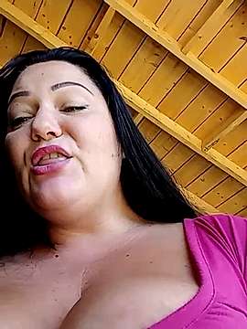AlissiaReys naked stripping on cam for live sex video chat