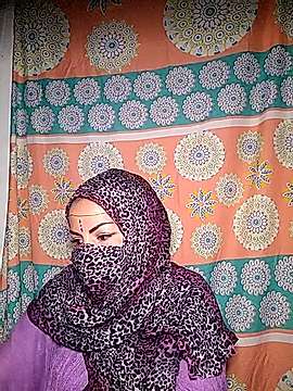 Amina_Najar naked stripping on cam for live sex video chat