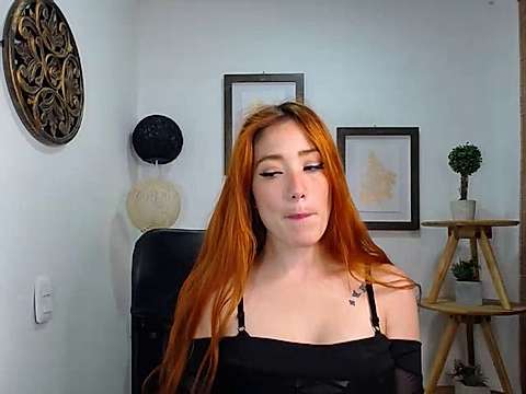_briittanny naked stripping on cam for live sex video chat