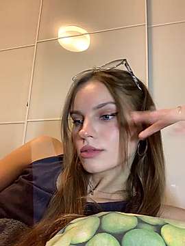 BunnyBaby93 naked stripping on cam for live sex video chat