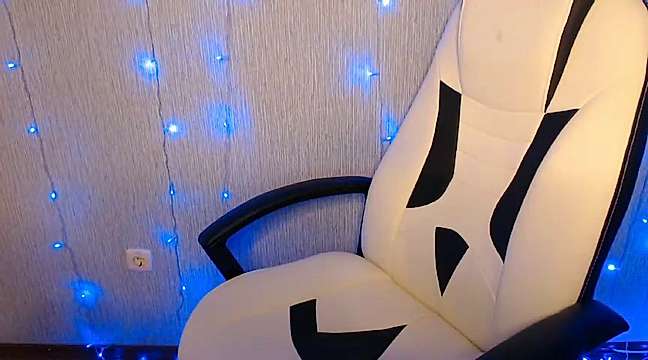 Cheky_bb naked stripping on cam for live sex video chat