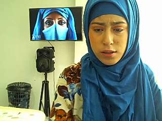 Dahnna_xs naked stripping on cam for live sex video chat