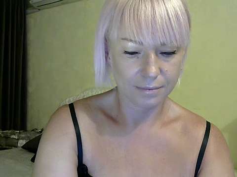 Eliza8989 naked stripping on cam for live sex video chat