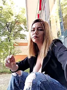 Ella_momy naked stripping on cam for live sex video chat