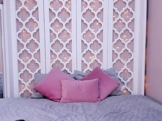Emilieboom nude on cam – live sex chat