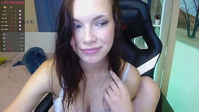 emmi_sweety naked stripping on cam for live sex video chat