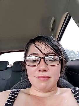 Evelyn-23 naked stripping on cam for live sex video chat