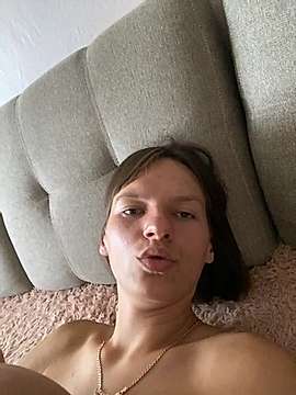 Evelyn_Smile naked stripping on cam for live sex video chat