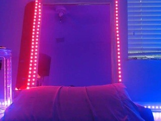 ?, ?Glizzzy?? nude on cam – live sex chat