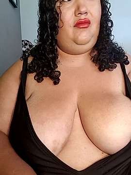 full_fat_chocomylk naked stripping on cam for live sex video chat