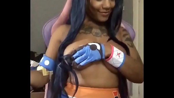 Gym leader Nessa wants to battle?! Twitch streamer Milkyquartzmoo cosplay cutie. Milkyquartzmoo.com
