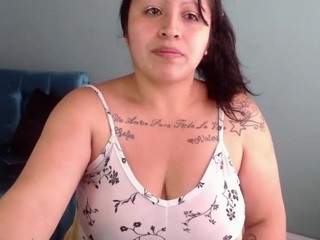 Hellenwoker nude on cam – live sex chat