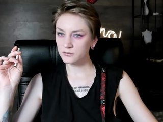 I am Mistress GABRIEL nude on cam – live sex chat
