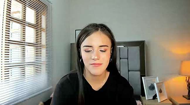 Jess_Banks naked stripping on cam for live sex video chat
