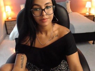 Kelsie-aniston nude on cam – live sex chat