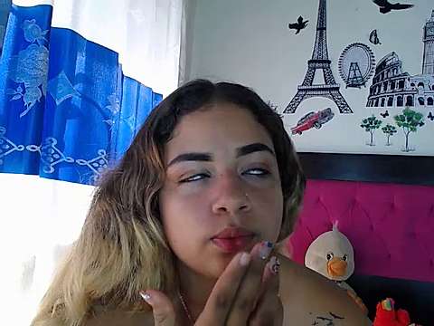 Kim_honney naked stripping on cam for live sex video chat