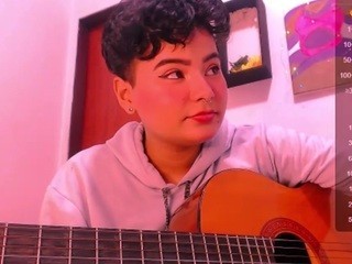 Laure-Esthefania nude on cam – live sex chat