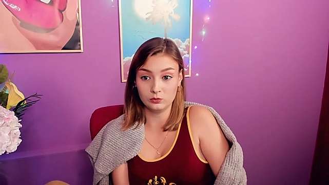 LaurreSoucy naked stripping on cam for live sex video chat
