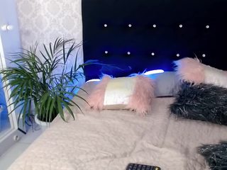 Lucy_cooper nude on cam – live sex chat