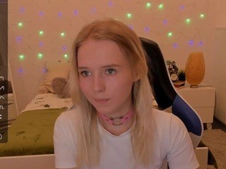 MiaVeap0n nude on cam – live sex chat