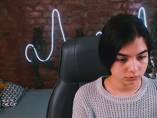 MissEmilia nude on cam – live sex chat