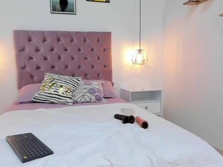 Nandri-fox nude on cam – live sex chat