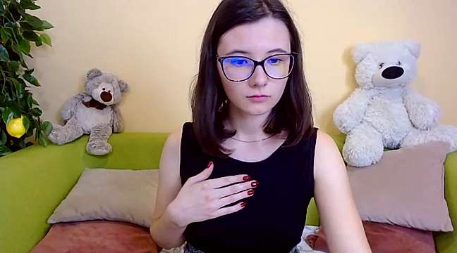 _Ofelia__ naked stripping on cam for live sex video chat