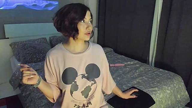 Paris_loveee naked stripping on cam for live sex video chat