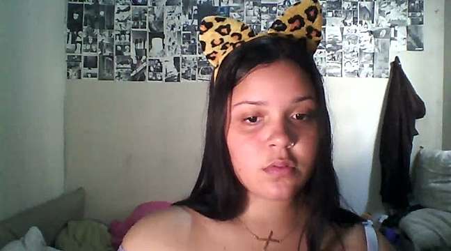 peitudinha69 naked stripping on cam for live sex video chat