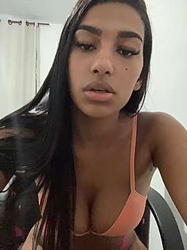 pietra_sexy naked stripping on cam for live sex video chat