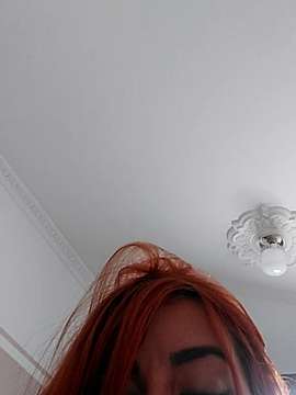 SarahWood naked stripping on cam for live sex video chat