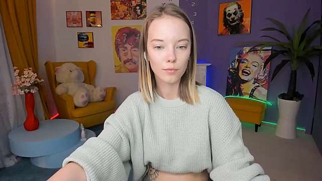Stephanie_evans naked stripping on cam for live sex video chat